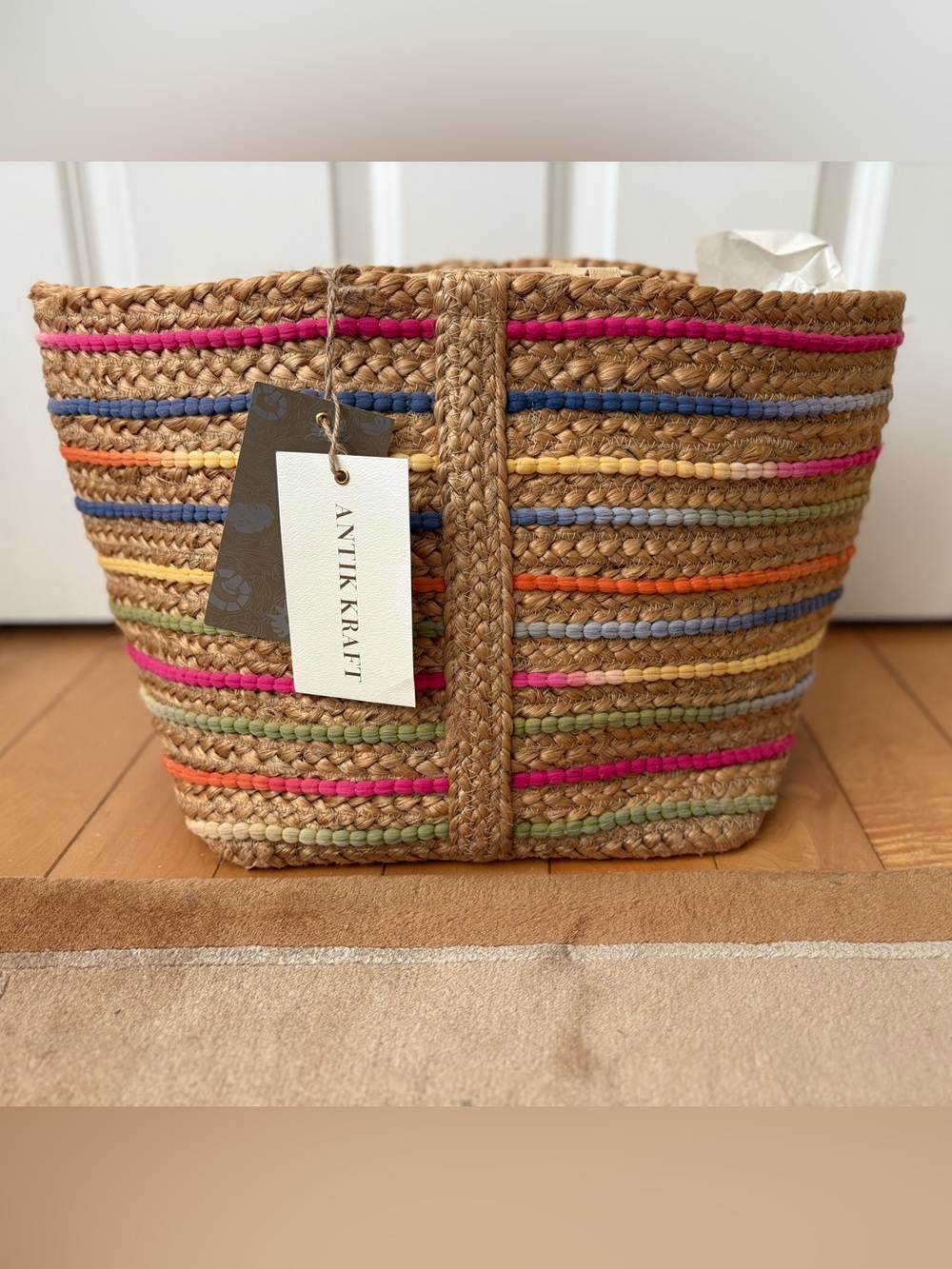NWT, Anthropologie Antik Kraft Tuhi Colorful Jute Rainbow Tote w/ Wooden Handels - Picture 10 of 16